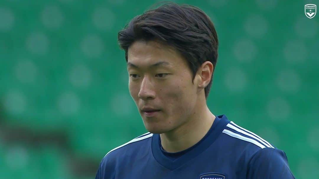 ファン・ウィジョのインスタグラム：「@hwang_uijo a brillé à la pointe de l'attaque bordelaise cette année ! Revivez tous les buts inscrits par l'international sud-coréen en 2021 ! ⚽🇰🇷 #BangUiJo . . . #Girondins #Bordeaux #MarineEtBlanc」