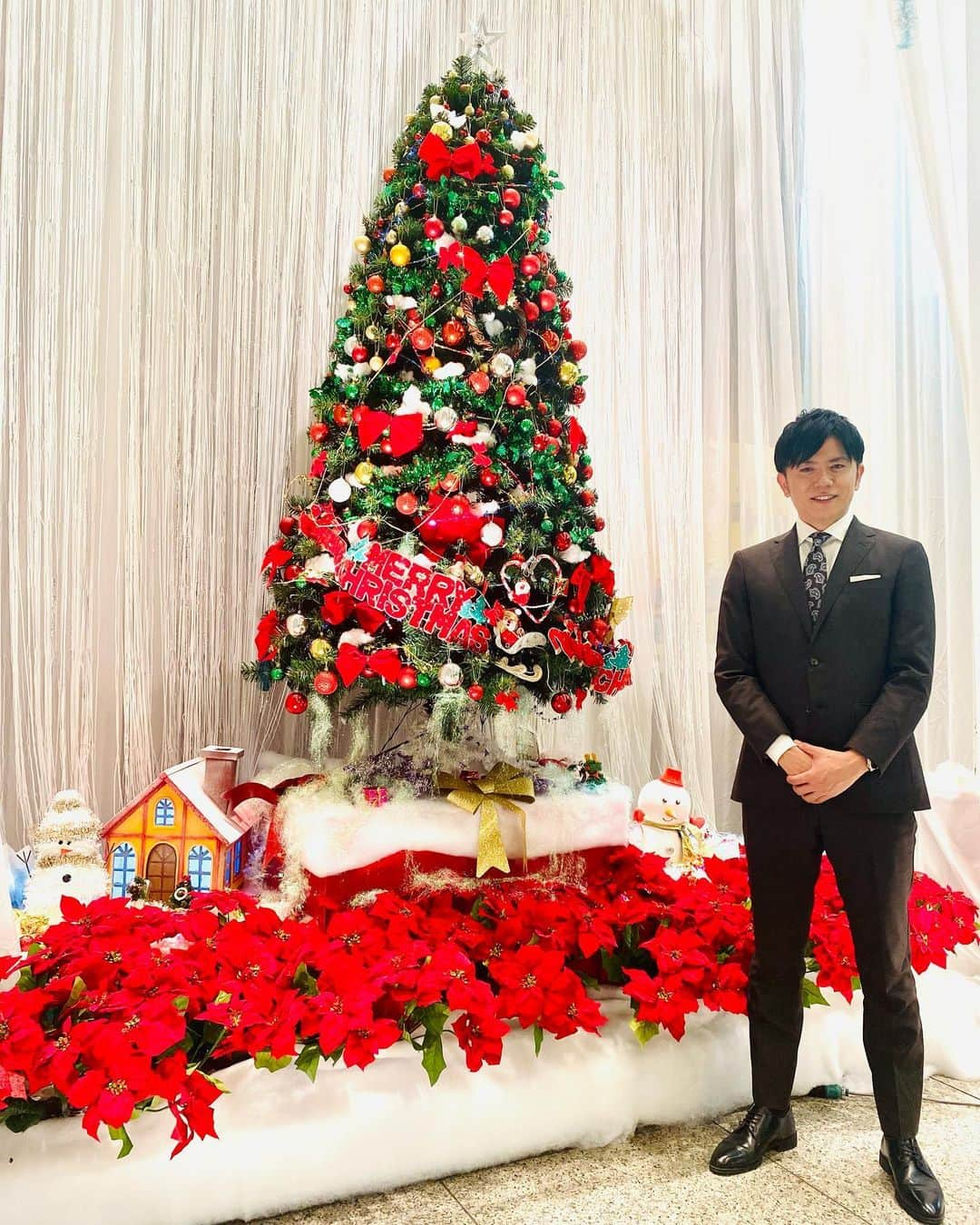 青木源太さんのインスタグラム写真 - (青木源太Instagram)「皆さん、素敵なクリスマスを🎄 #フジテレビ#湾岸スタジオ#ワンスタ#ワンスタツリー#イブの夜にちょっくら戦ってきます」12月24日 18時30分 - aoki.genta