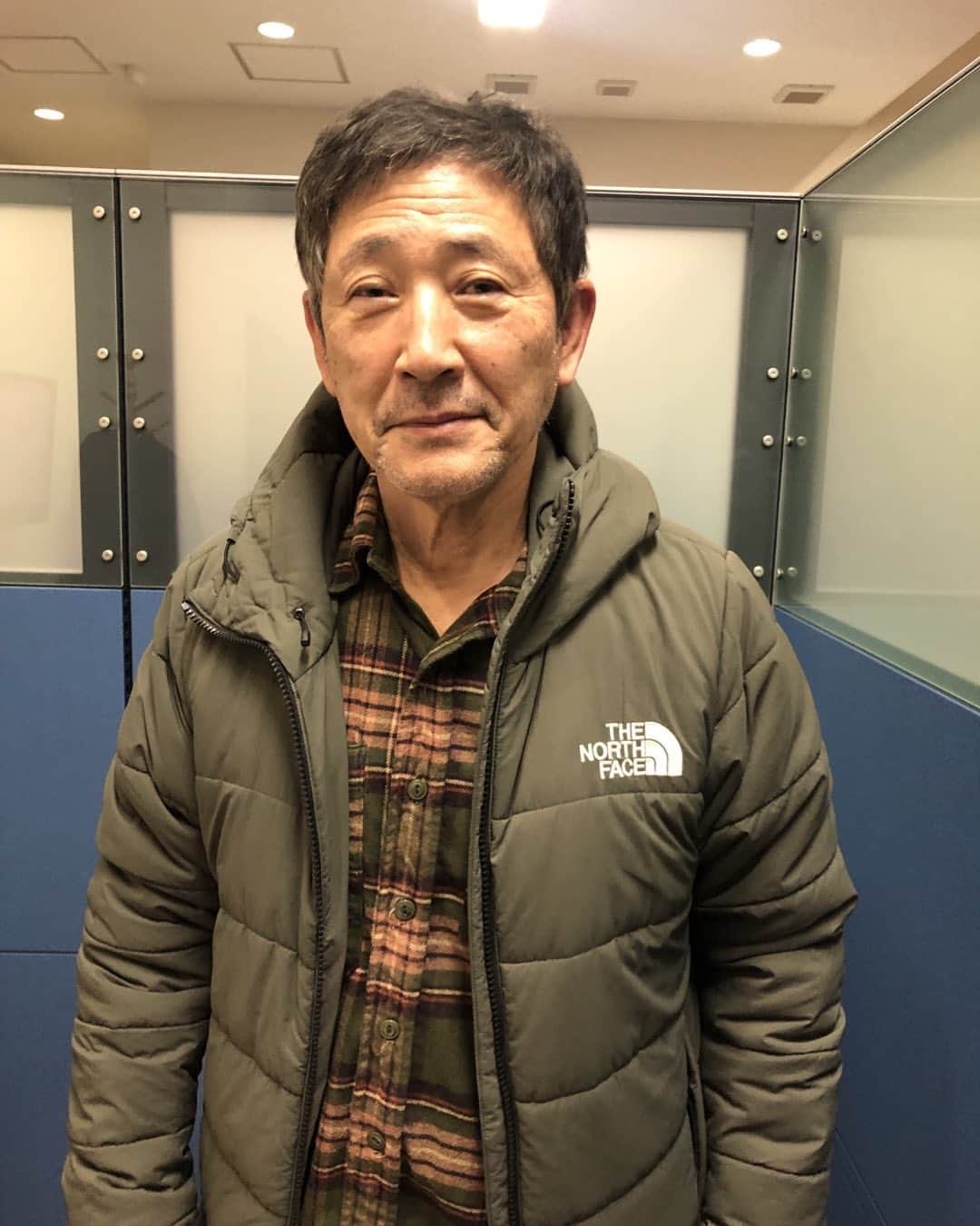 新井敏記のインスタグラム：「明日はクリスマス。BS朝日23時よりSWITCH TV 「追憶の瀬戸内寂聴」が放映されます。語りは小林薫さん。瀬戸内寂聴さんの原作映画『夏の終わり』で作家小田仁二郎を演じてもいます。人は生きて、堕ちる。寂聴文学の髄を伝えます。http://www.switch-pub.co.jp/switch-tv-file4-setouchi-jakucho/」