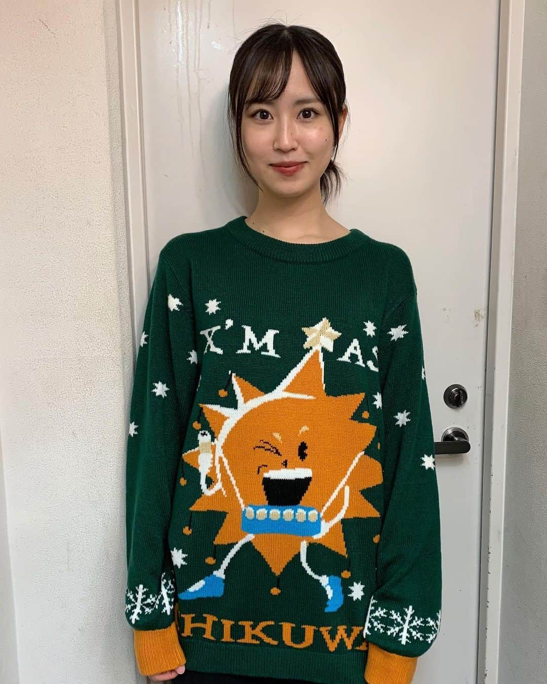 古賀成美さんのインスタグラム写真 - (古賀成美Instagram)「ﾒﾘｰｸﾘｽﾏｽｲｳﾞｩ🎄🌞 . . 首領パッチのダサセーター!!! 超絶ダサくて超絶可愛い!!! 季節関係なくいっぱい着るよ!!! . . #首領パッチ #ダサセーター #クリスマス #ハジケリスト #ボボボーボ・ボーボボ」12月24日 19時45分 - narunaru_330