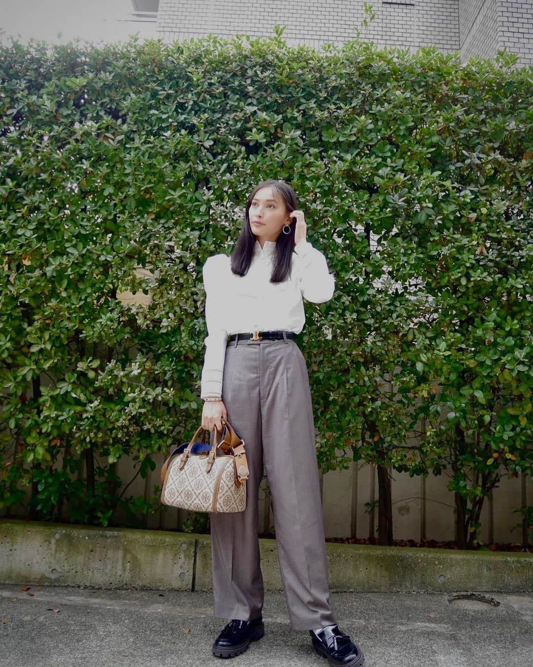 大政絢さんのインスタグラム写真 - (大政絢Instagram)「#今日の絢服 🎄🎁🎄 bag #toryburch  shoes#tods belt #celine   それ以外は全て #amerivintage  の日でした🌿」12月24日 20時39分 - aya_omasa_official