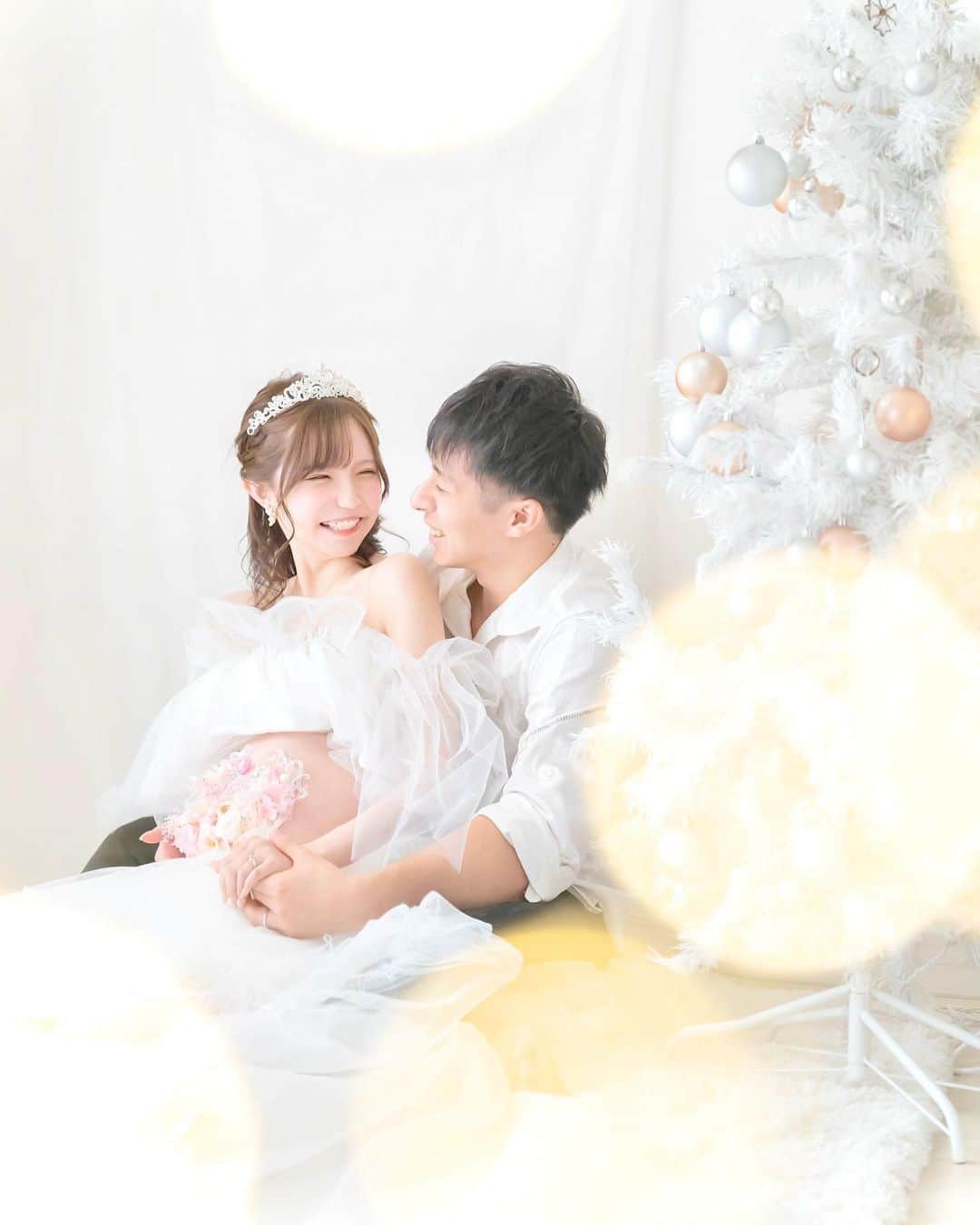 ゆーちゃんさんのインスタグラム写真 - (ゆーちゃんInstagram)「Merry Christmas Eve 🕯.* 来年からは👼🏻のサンタになるぞ〜🎅🏻🦌❄️🌙.*·̩͙  皆はケーキ食べました？我が家はアイス🍨  #xmas #wedding  #baby  #maternityphoto」12月24日 20時32分 - yurina_era999