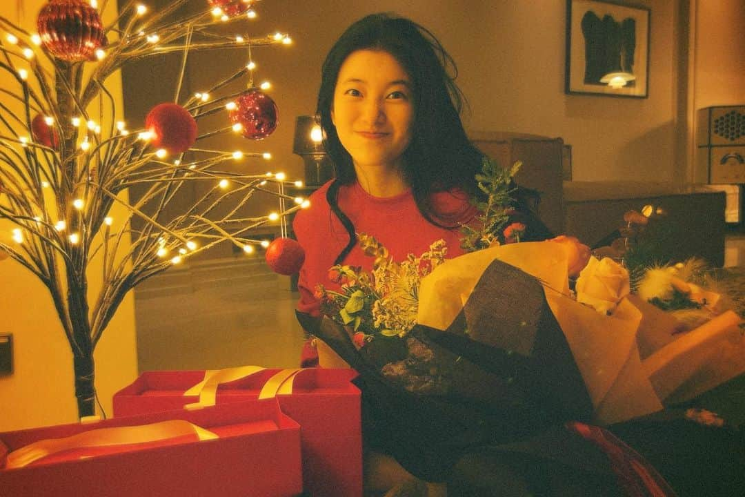 ペ・スジさんのインスタグラム写真 - (ペ・スジInstagram)「랑콤산타 ❤️🎄」12月24日 20時37分 - skuukzky