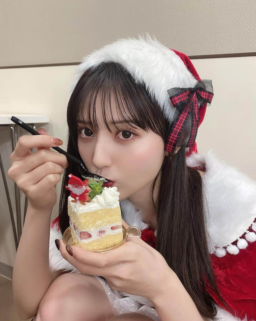 吉井美優さんのインスタグラム写真 - (吉井美優Instagram)「. Merry Xmas 🎅🏼🪄  #クリスマス#サンタ」12月24日 20時37分 - miyu_yoshii32