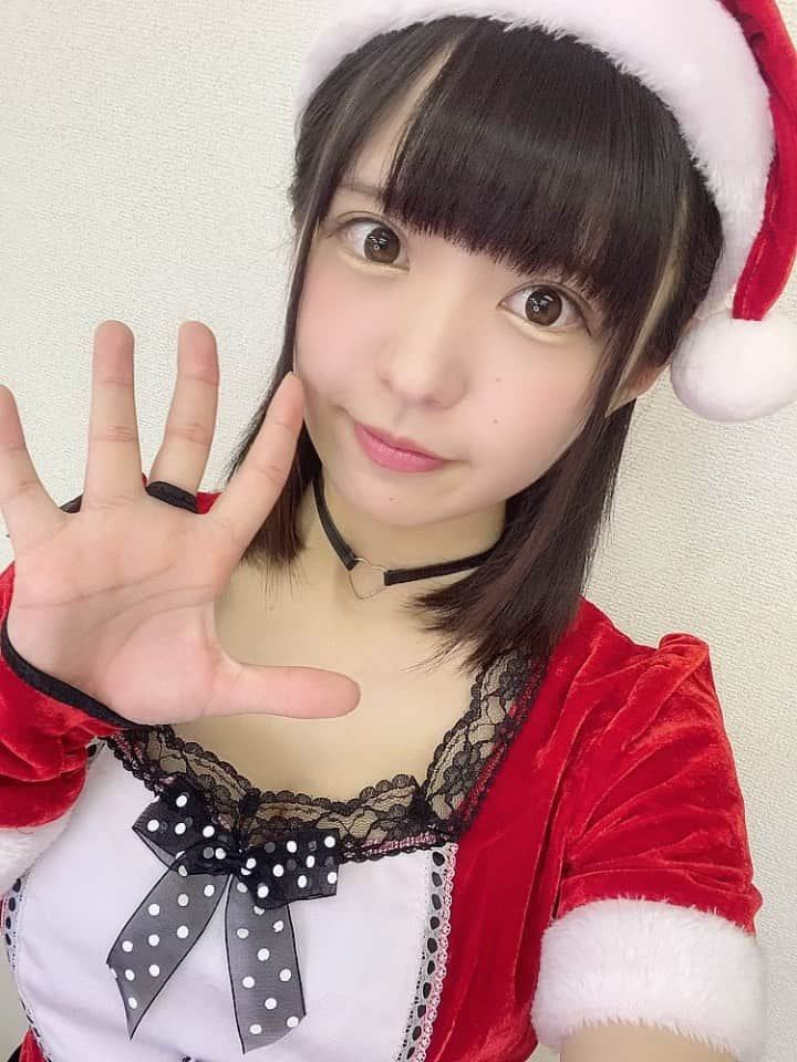 朝倉ゆりのインスタグラム：「Merry Christmas Eve🎅✨ ． ． ．  #朝倉ゆり #エラバレシ #アイドル #cute #ちょうどeカップ #model #idol #그라비아 #아이돌 #모델 #扎心了 #예뻐요 #可愛 #晚上好 #早上好 #求关注 #コスプレ #サンタさん #サンタコス #サンタコスプレ #サンタ」