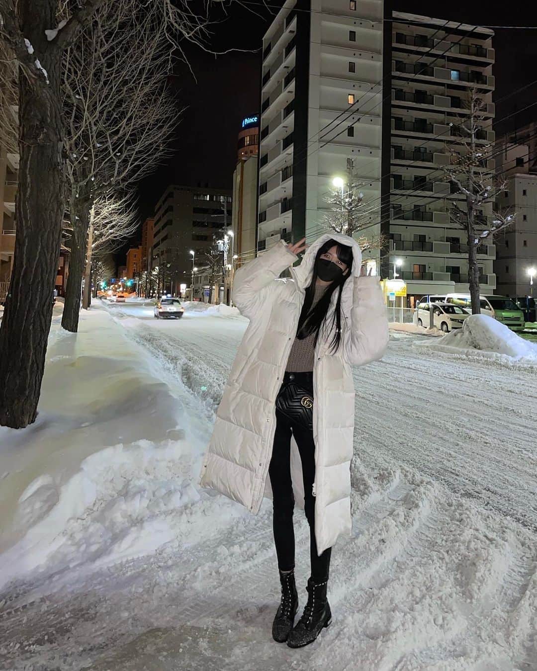 吉村花音のインスタグラム：「. お仕事で札幌行ってきたよ✈️ 寒かったあ（ ｉ _ ｉ ）☃️☃️」