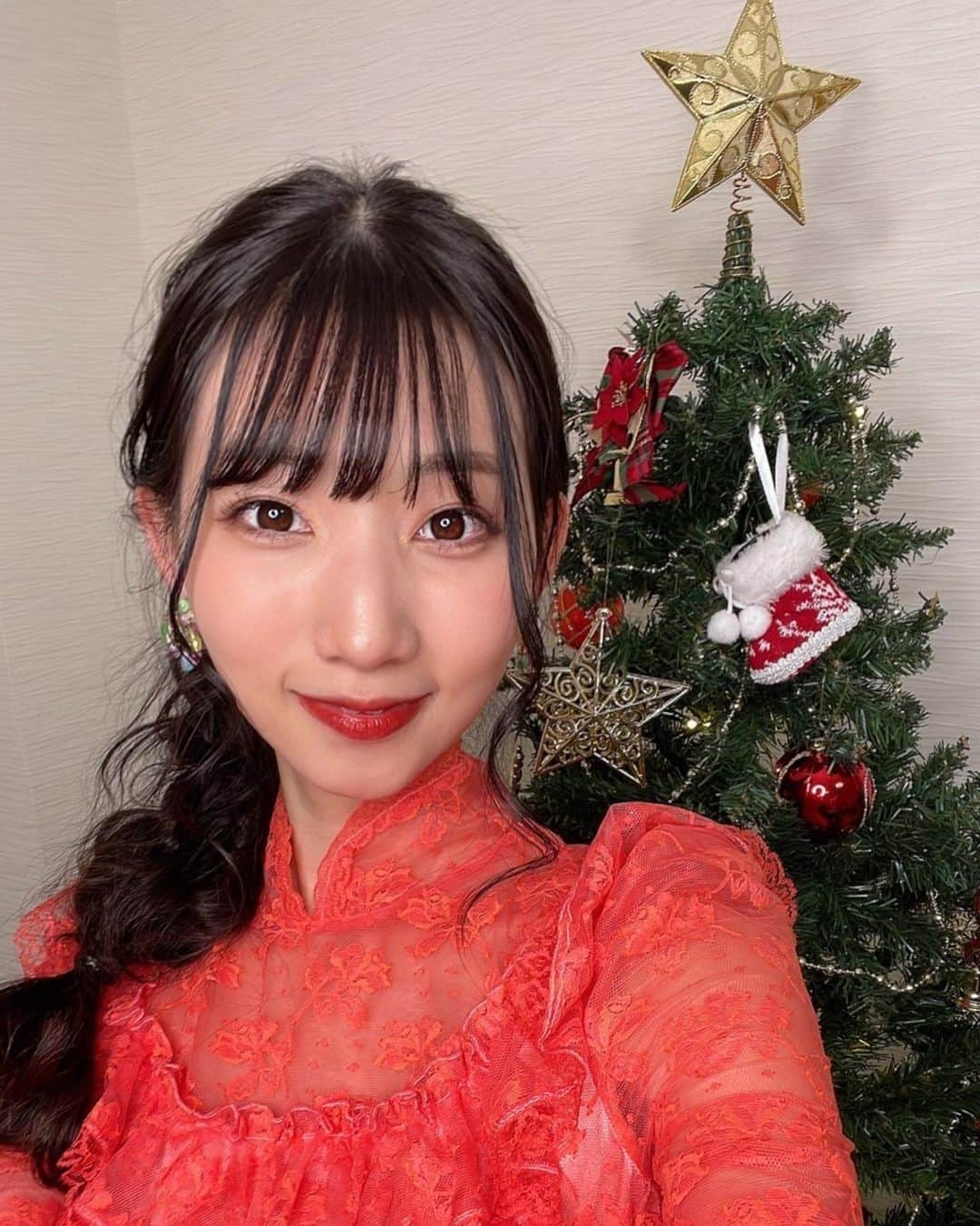 よよよちゃんさんのインスタグラム写真 - (よよよちゃんInstagram)「✨🎁🎄MERRY CHRISTMAS🎄🎁✨  皆さま、今日は自分のことをた〜っぷり甘やかす日にしてくださいね☺️❣️  （写真はLINE LIVE AWARDの🙋🏻‍♀️✨）」12月24日 21時34分 - yoyoyochan_insta