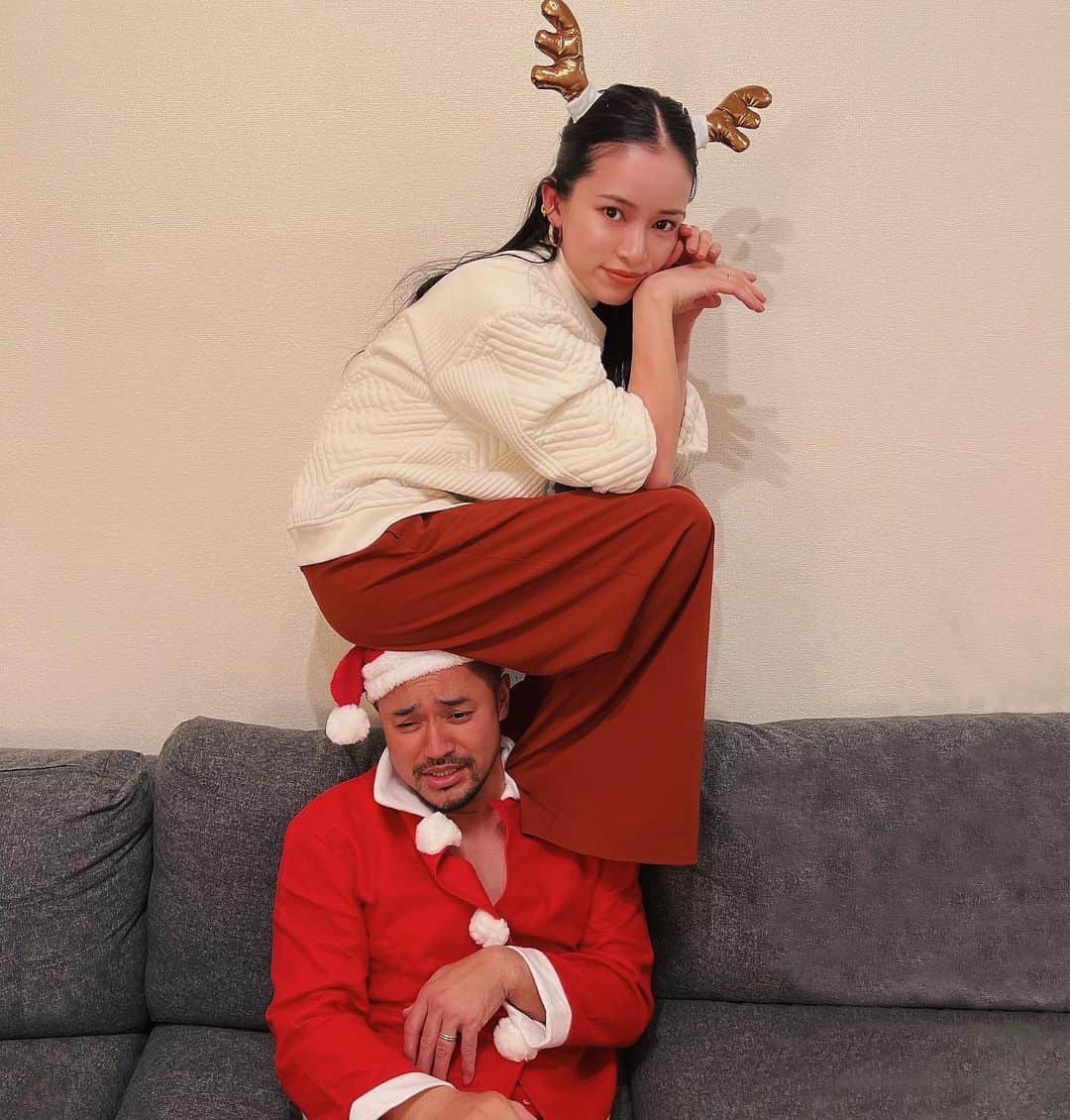 のインスタグラム：「メリークリスマスイブ🎁」