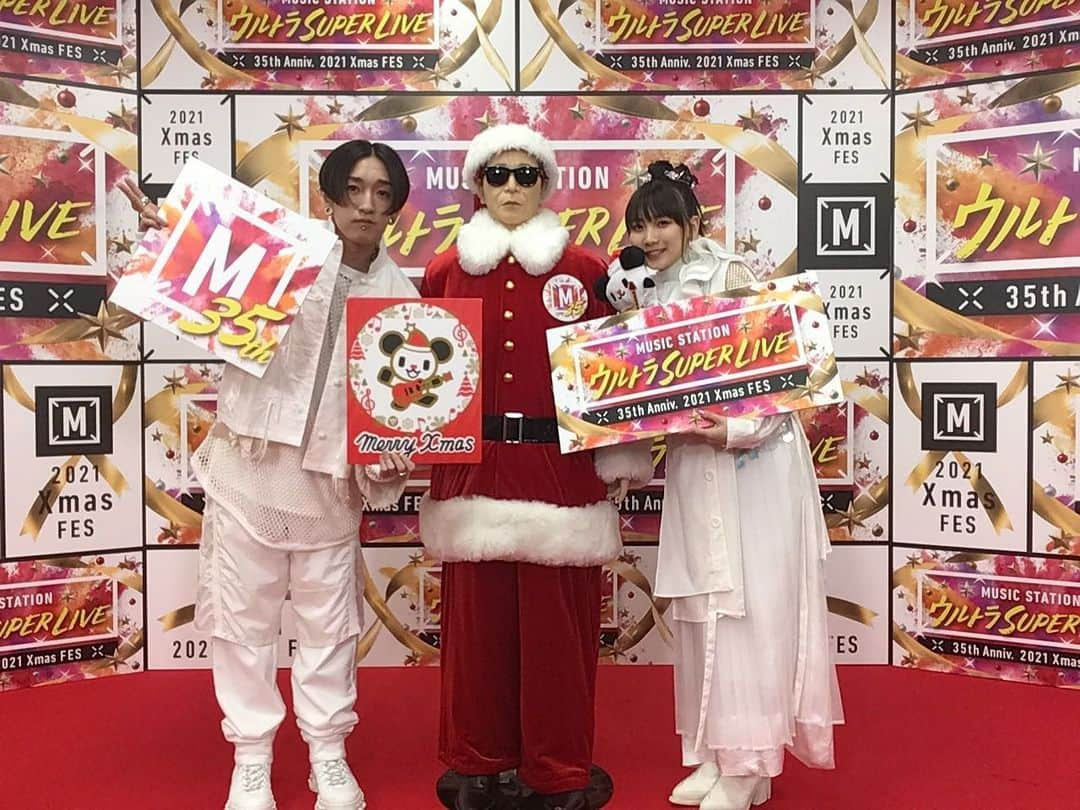 ミュージックステーションさんのインスタグラム写真 - (ミュージックステーションInstagram)「Mステ #ウルトラSUPERLIVE 6時間生放送中！ 放送も残りわずか…！ まもなく #YOASOBI が登場！ CM楽曲としてもサビが印象的な 『三原色』を披露！ #三原色 #タモサンタ #Mステ」12月24日 22時29分 - ex_musicstation