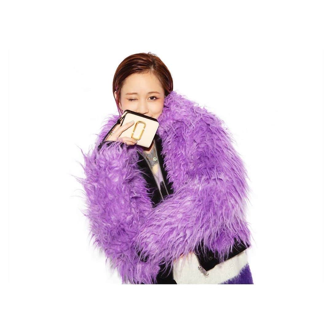前田敦子さんのインスタグラム写真 - (前田敦子Instagram)「. MARC JACOBS 2021年リゾートコレクションを纏って。 ホリデー気分を盛り上げてくれるカラフルなアイテムは身につけた瞬間からhappyになれちゃいます💜💚💙💛🤎  #マークジェイコブス」12月24日 22時32分 - atsuko_maeda_official