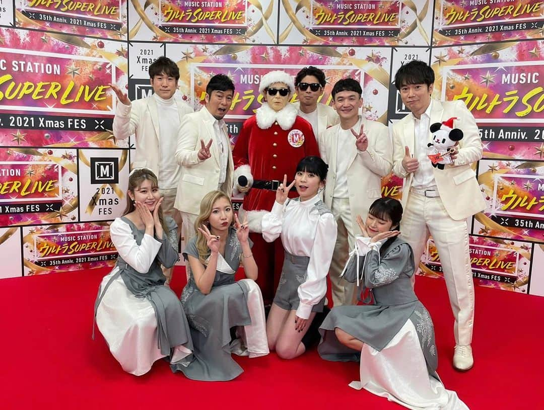 Little Glee Monsterさんのインスタグラム写真 - (Little Glee MonsterInstagram)「MUSIC STATION SUPER LIVE  ゴスペラーズさんとクリスマス曲を歌わせていただきました🎄🎂🎅🏻🎉  #musicstation #mステ #ゴスペラーズ さん #リトグリ #littlegleemonster #christmas #楽しんでいただけましたか #ホワイトクリスマス #恋人がサンタクロース #クリスマスイブ #クリスマスソング」12月24日 23時52分 - littlegleemonster_official