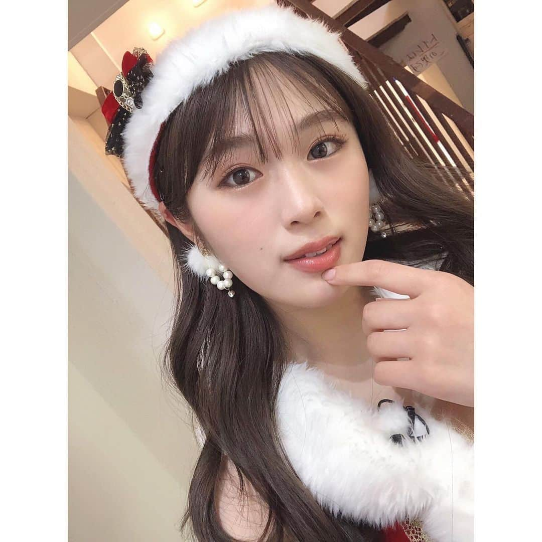 渋谷凪咲さんのインスタグラム写真 - (渋谷凪咲Instagram)「メリークリスマッスル🎄🎅🏻💫  #merryxmas #凪サンタ #サンタコス #サンタさん #今夜お家にお邪魔します！ #プレゼント届けに行きます🎁 #早く寝てて下さいね！ #シャンシャンシャン🔔」12月25日 0時42分 - nagisa_nikoniko