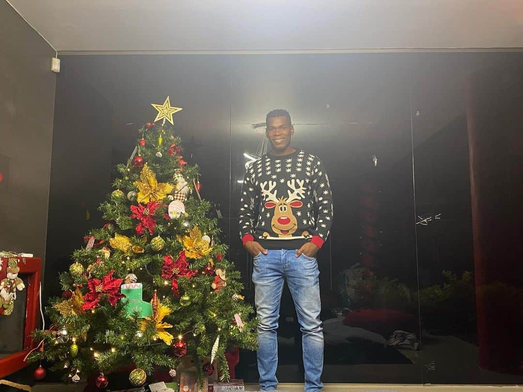 ダニルソン・コルドバのインスタグラム：「Feliz navidad 🎄🎁❤️」