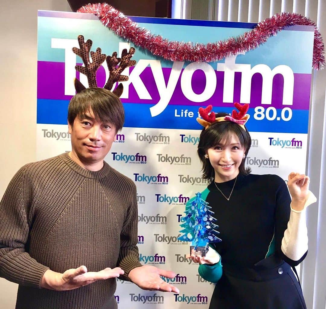 横山ルリカさんのインスタグラム写真 - (横山ルリカInstagram)「. TOKYO FM🎧 【TOKYO TEPPAN FRIDAY】🎄✨ クリスマスイブの昨日、 中西さんは服も茶色で完全にトナカイさん🦌😂  TEPPAN競馬部🏇 有馬記念スペシャル拡大版では2人の推し馬も発表👑  中西さんの推し馬は、 1枠1番『ペルシアンナイト』❄️  私は、ここがラストランとなる女帝『クロノジェネシス』に敬意を表して🏇  #TOKYOFM #TOKYOTEPPANFRIDAY #てつふら #クリスマスイブ🎄  #トナカイカチューシャ   #JRA #競馬部 #有馬記念 #クロノジェネシス #ペルシアンナイト  本日20:00〜【競馬予想TV!】🏇  年末の大一番👑有馬記念✨  予想バトルをお楽しみに🔥  #競馬予想TV #有馬記念」12月25日 11時55分 - rurika_yokoyama_official