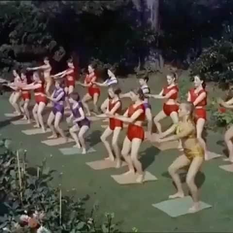 Araksのインスタグラム：「Yoga dancing (1956)」
