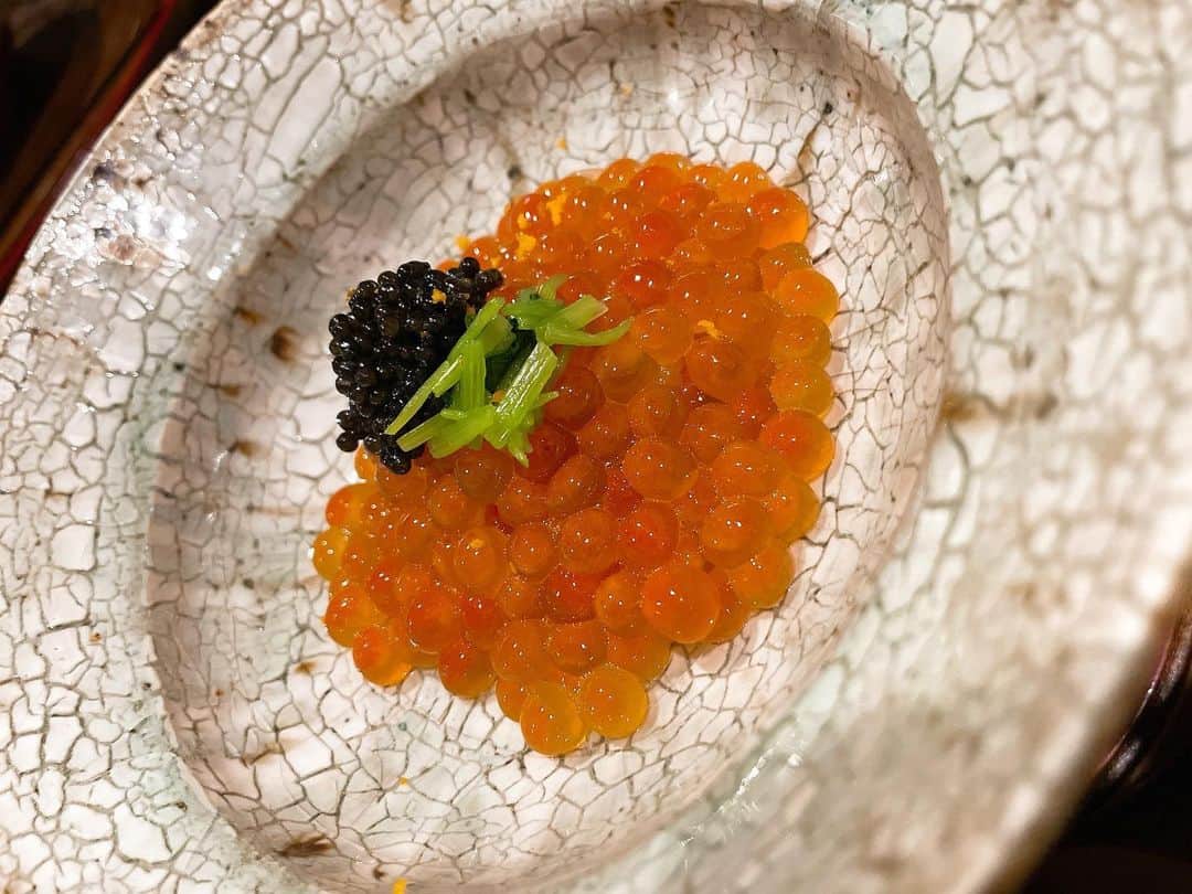 野原くるみのインスタグラム：「いくらにキャビアは永遠に食べれたし 白子も美味しすぎたし最高でした♡ また行きたいな✩⋆*॰¨̮⋆｡˚ . .  . . . . . . . . . . .  . . . . . . . .  .#銀座#水商売#ホステス#同伴 #食事 # #グルメ #銀座クラブ#東京#instagood#instatravel#fff #fashion #followforfollow#japanesegirl  #Japan#girl#fff#code」