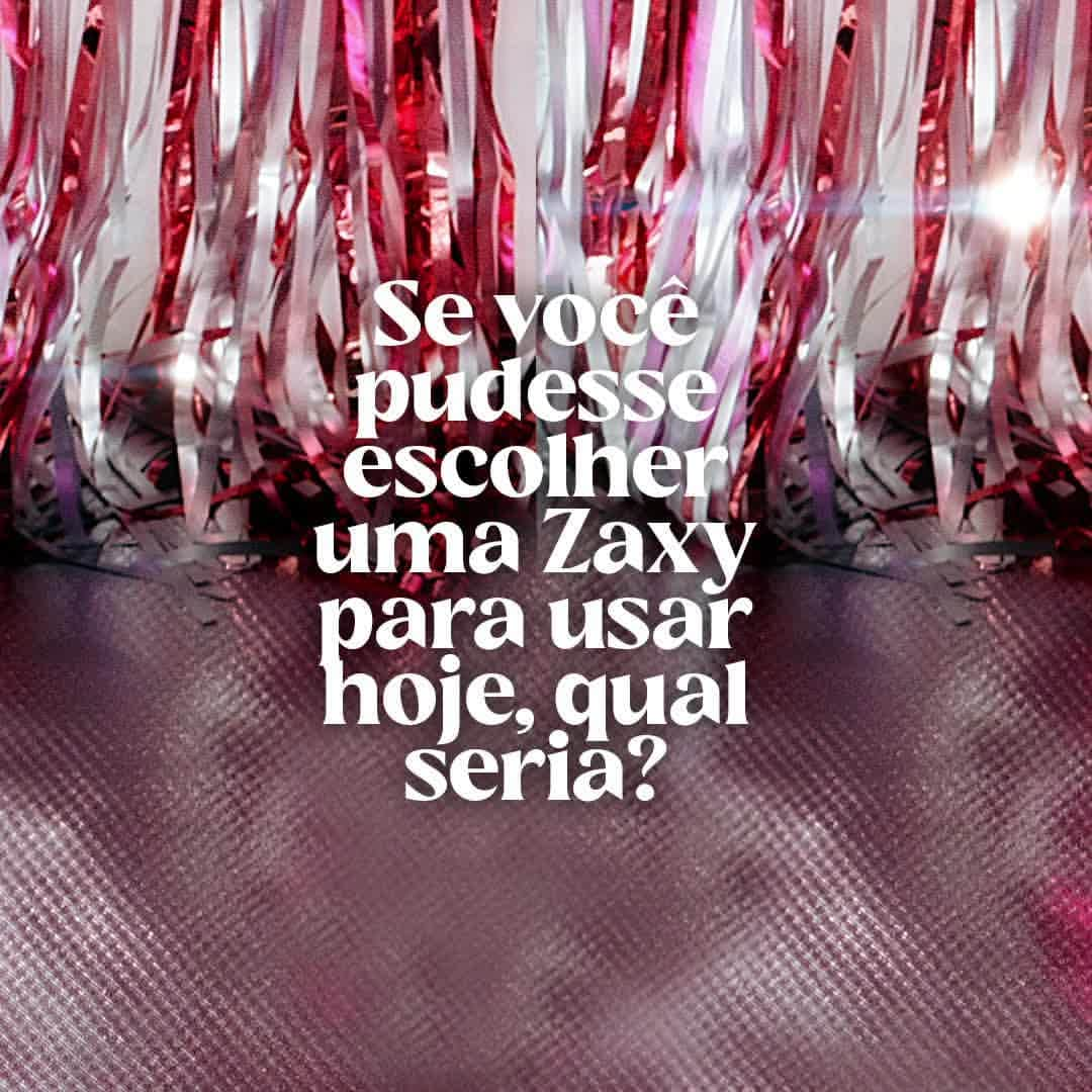 ザクシーのインスタグラム：「Hoje é véspera de Natal, dia de se arrumar para ficar no sofá. 🤭 E nada como uma Zaxy para deixar o look ainda mais estiloso, não é? Qual dos modelos acima você escolheria para usar hoje? 🎅 💜​ ​ #ZaxyEstilo - R$59,99 ​ #ZaxyDeslumbre - R$49,99​ #ZaxySossego - R$69,99 ​ #ZaxyFavorita - R$59,99 ​ ​ Compre agora mesmo pelas tags no post, pelo link na bio ou na nossa loja online www.zaxy.com.br​  #PraCegoVer #PraTodosVerem:  o conteúdo é um gif. Nele aparecem os modelos Zaxy Estilo, Zaxy Deslumbre, Zaxy Sossego e Zaxy Favorita.」