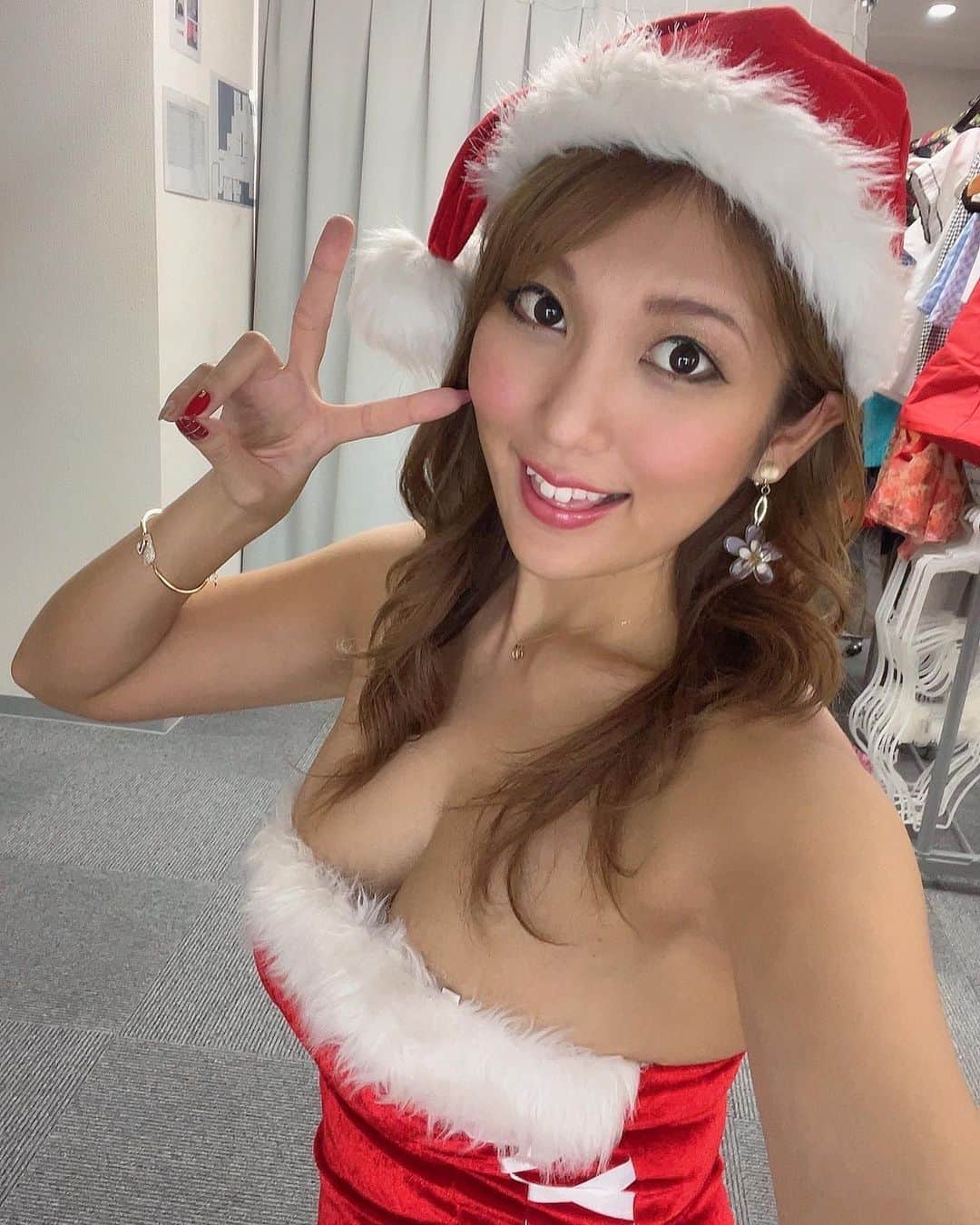 神谷麻美さんのインスタグラム写真 - (神谷麻美Instagram)「#めりくり 💖♥️🌈💖🌈♥️   #メリークリスマス2021 · ﾟ( ♱ˊ꒳​ˋ๑⃙⃘)໒꒱· ﾟ˙˚ʚ✞ɞ˚˙👼🏻👼🏼🏹💓♥️」12月25日 6時53分 - asamice428