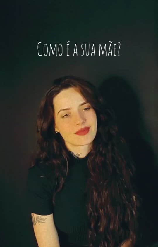 Anna Vargasのインスタグラム：「Dia 25/12 também é o aniversário da minha mãe e esse é o primeiro ano que não estou perto dela pra essa comemoração (ela se mudou pra SC). Claro que só chorei por saber que dessa vez não vou comer as rabanadas que ela faz. 😌 Te amo, mãe. Aos demais, FELIZ NATAL! Não economizem demonstrações de amor e gratidão hoje.❤」