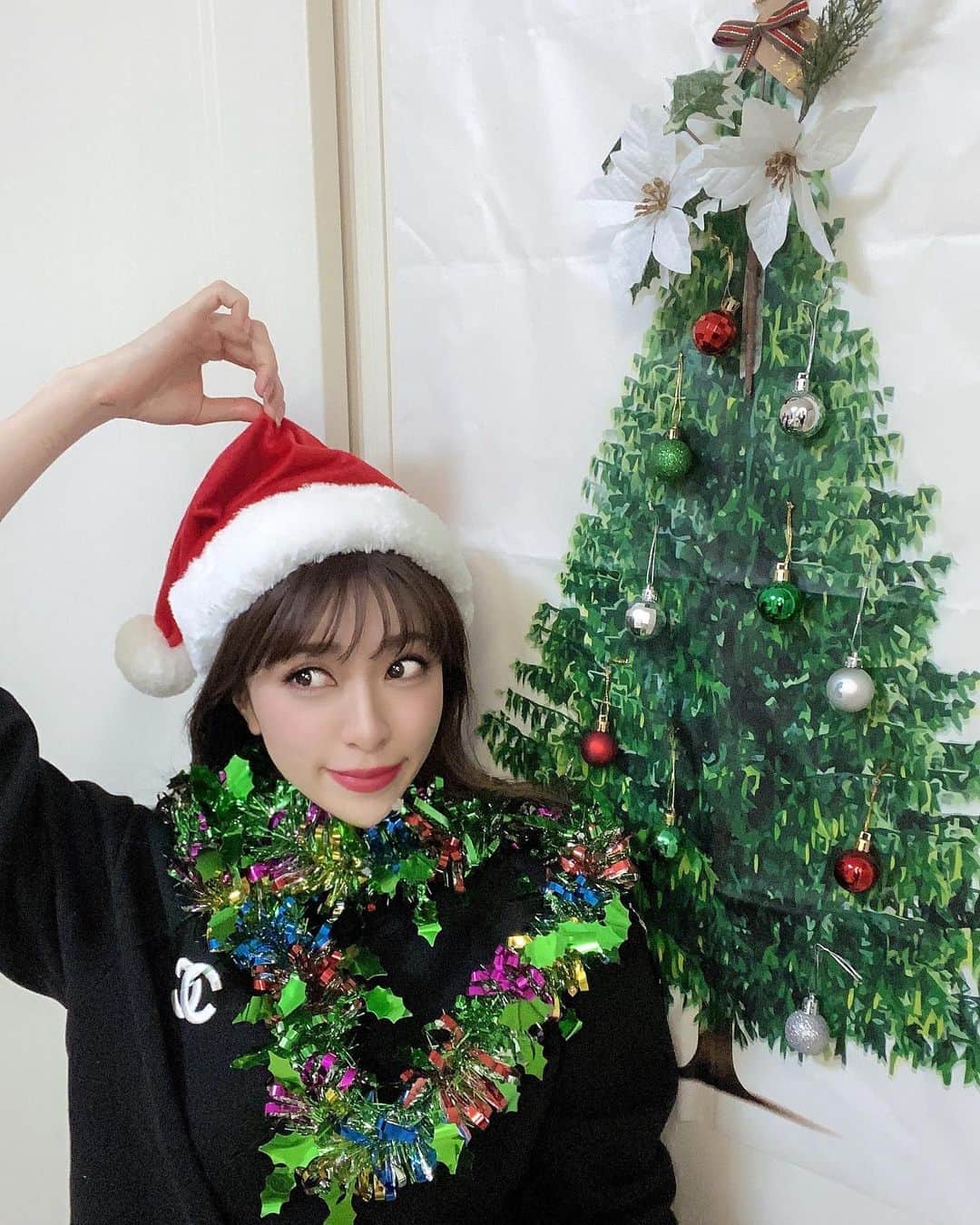 新部宏美さんのインスタグラム写真 - (新部宏美Instagram)「happy holiday！🥰 * 今年のクリスマスイヴはお家でクリスマスパーティー🎄🎅🏻💚❤️ お友達の手作りパエリアがすっごく美味しくて感動でした🥺🥘🇪🇸」12月25日 8時20分 - piromin_1202