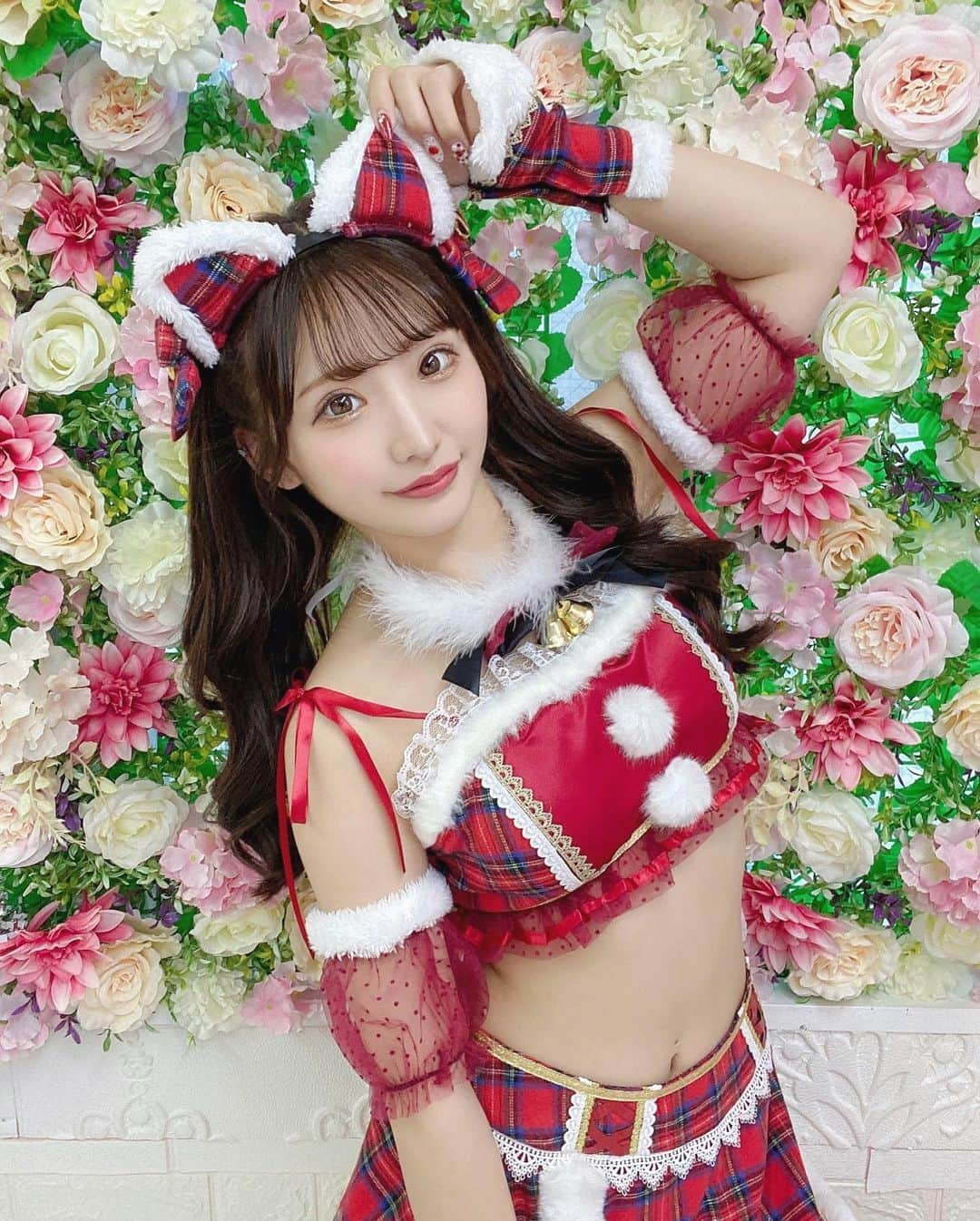 里仲ゆいさんのインスタグラム写真 - (里仲ゆいInstagram)「🎄𝐌𝐞𝐫𝐫𝐲 𝐂𝐡𝐫𝐢𝐬𝐭𝐦𝐚𝐬 🎅🏼⋆꙳  #サンタコス #コスプレ #メリクリ #merrychristmas #instagood #instagram #instapic #instafashion #followforfollowback #followｍe」12月25日 9時13分 - __hinachannn