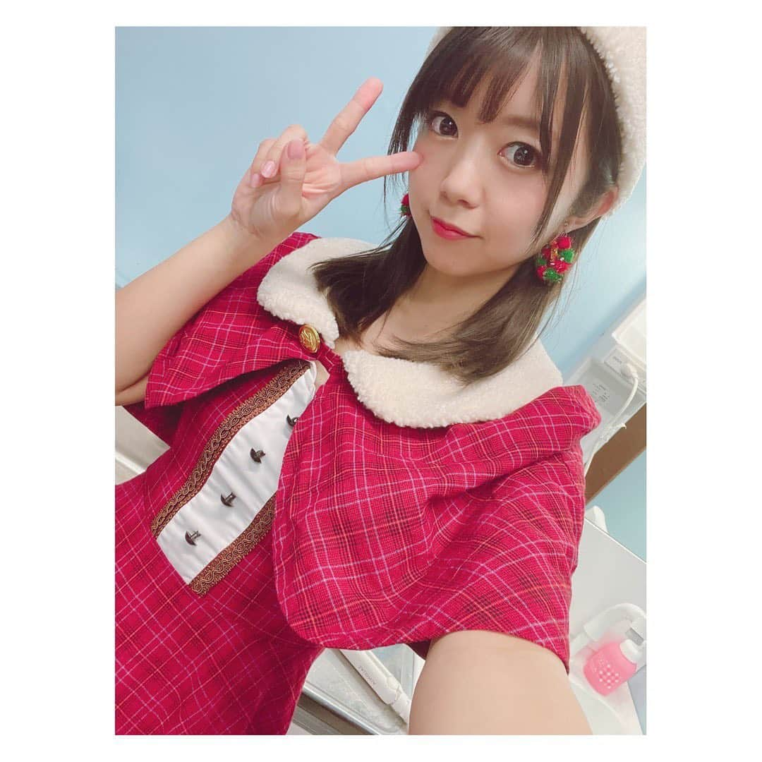 大庭彩歌さんのインスタグラム写真 - (大庭彩歌Instagram)「ストーリーと同じやつだけど メリークリスマス🎁🎅🎄 ・ サンタさん🎅」12月25日 21時30分 - ooba__ayaka