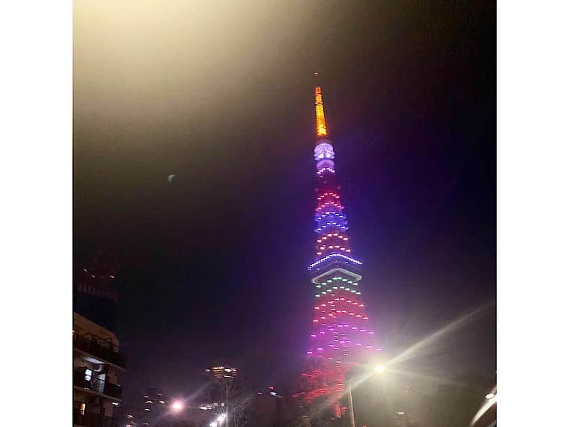 松本伊代さんのインスタグラム写真 - (松本伊代Instagram)「昨日の TOKYOタワー🗼  東京の街は綺麗でした✨  Victorの入り口もクリスマスに🎄🎄🎄  明日は 優ちゃんと 配信ライブ 遊びに来てね。  #東京タワー #Tokyotower #東京の街 #Christmas #そろそろ片付けないと怒られそお #あさってから片付けよう #松本伊代 #iyomatsumoto」12月25日 20時31分 - iyo14_official