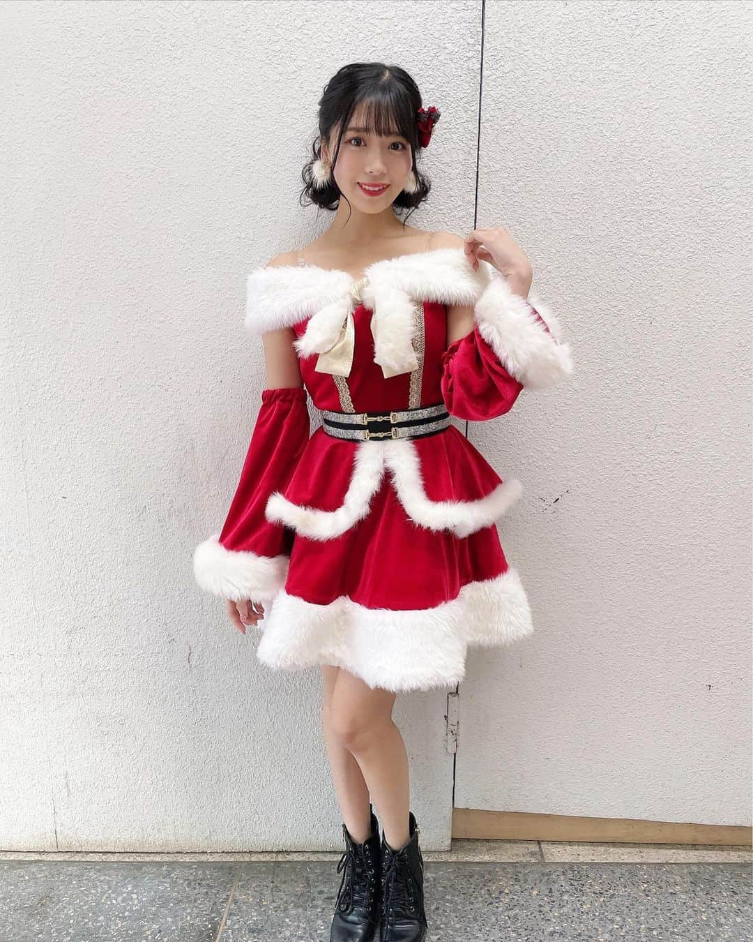 安田桃寧さんのインスタグラム写真 - (安田桃寧Instagram)「. Merry X'mas🤍🎄🥂✨」12月25日 20時59分 - peachpeach_o6o8