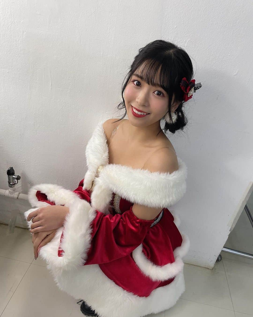 安田桃寧さんのインスタグラム写真 - (安田桃寧Instagram)「. Merry X'mas🤍🎄🥂✨」12月25日 20時59分 - peachpeach_o6o8