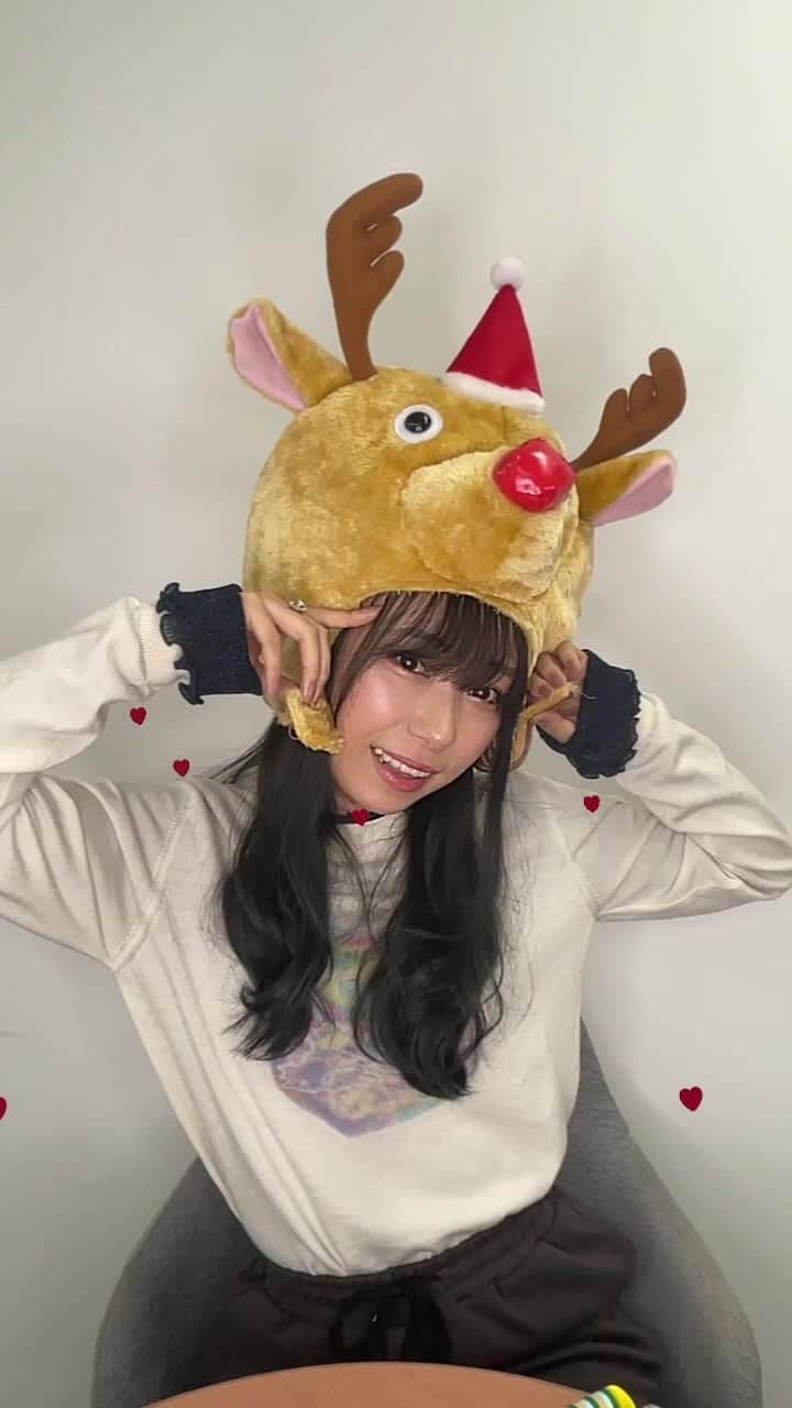 小林愛香のインスタグラム：「2nd写真集発売決定だよお！ クリスマスプレゼント みんなに届けえええ！！！」