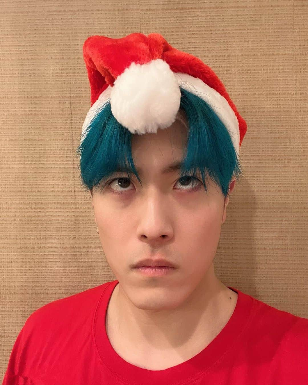 中務裕太さんのインスタグラム写真 - (中務裕太Instagram)「Merry Christmas🎄 サンタさんに 何をお願いしましたか🎅 #聞いて #サンタさんに #国宝級の #イケメンにしてください #ってお願いしたら #叶わなかったみたい #💛💙❤️💗🖤💚  #皆んな愛してるぜぇ」12月25日 21時11分 - yuta_nakatsuka_official