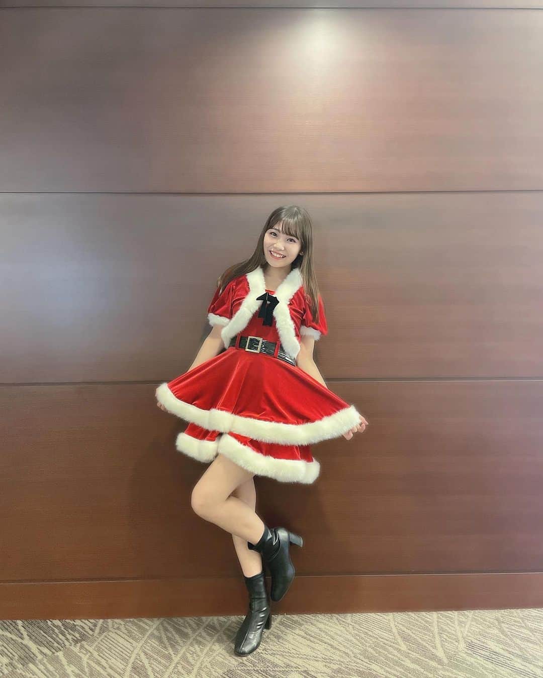 安田叶のインスタグラム：「全身写真👗❤」