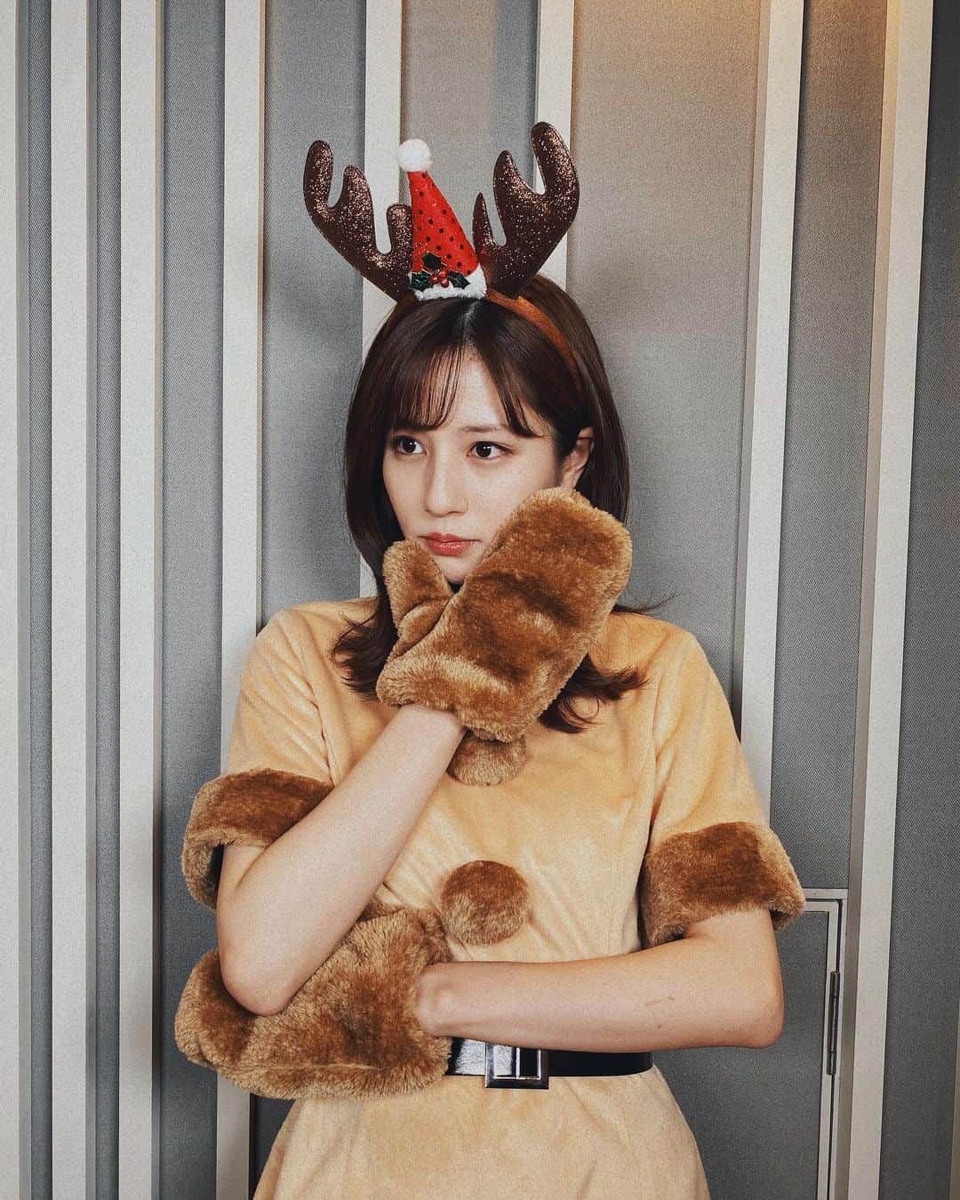 のインスタグラム：「🎄 メリークリスマス！ 先日のめざまし８TikTokライブの時のおすましトナカイ置いときます。 . さて、クリスマスの今日は 16時30分〜『ドラマを見ればセカイが変わる！私に5分ください』 25時30分〜『馬好王国』(一部地域を除きます) が放送されます🎅✨ まったりしながら是非ご覧下さい🙏 . #皆さんいつも #ありがトナカイ」