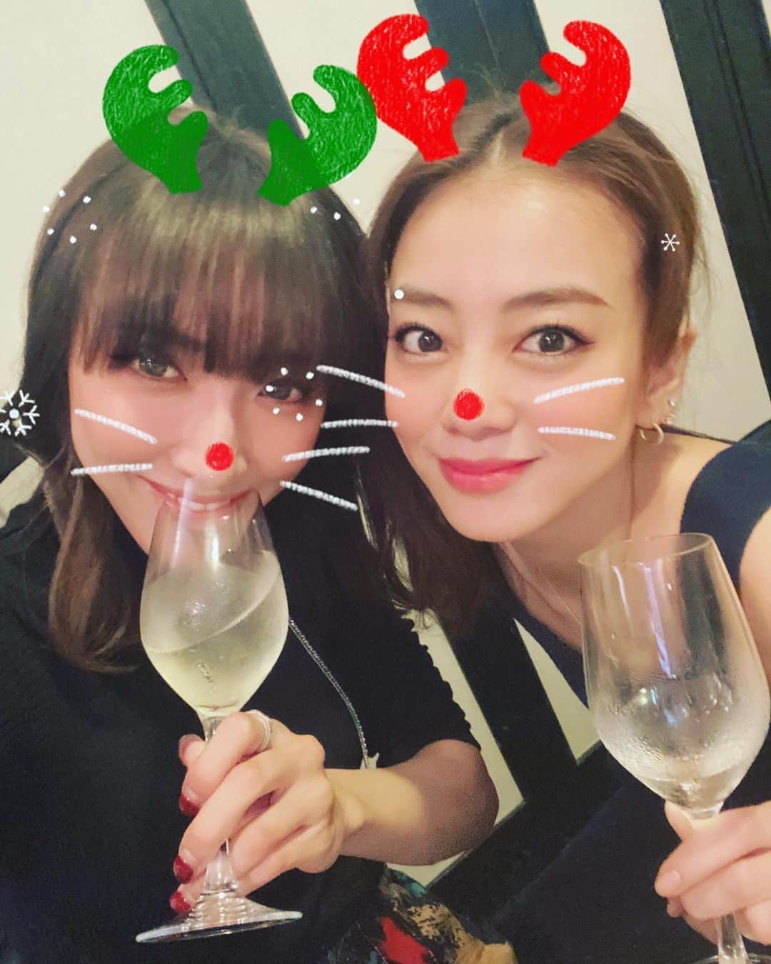 あびる優さんのインスタグラム写真 - (あびる優Instagram)「Merry Christmas🎅💕🎄🎁❣️ メリクリ🥰🍗  #merrychristmas#Christmas#video#メリークリスマス#クリスマス#メリクリ#動画#🎅#🎄#❤️」12月25日 12時36分 - yuabiru74