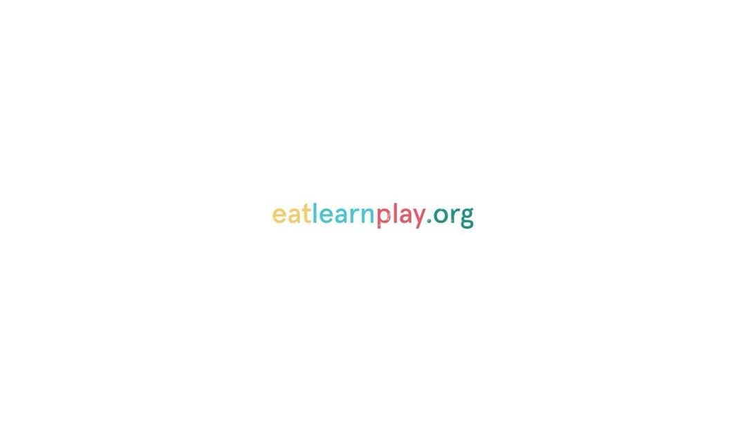 エイヨシャ・カレーのインスタグラム：「That’s a wrap on our 12 Days of Christmas with the Currys! For our 9th annual celebration, @eatlearnplay surprised and celebrated the kids, families and community heroes of Oakland with some much needed holiday cheer! ✨  Thank you to all of our amazing partners who had a hand in making this year such a success. With their help, we were able to donate $5 million back into the Oakland community to further our work to ensure every child has an equal road to success.」