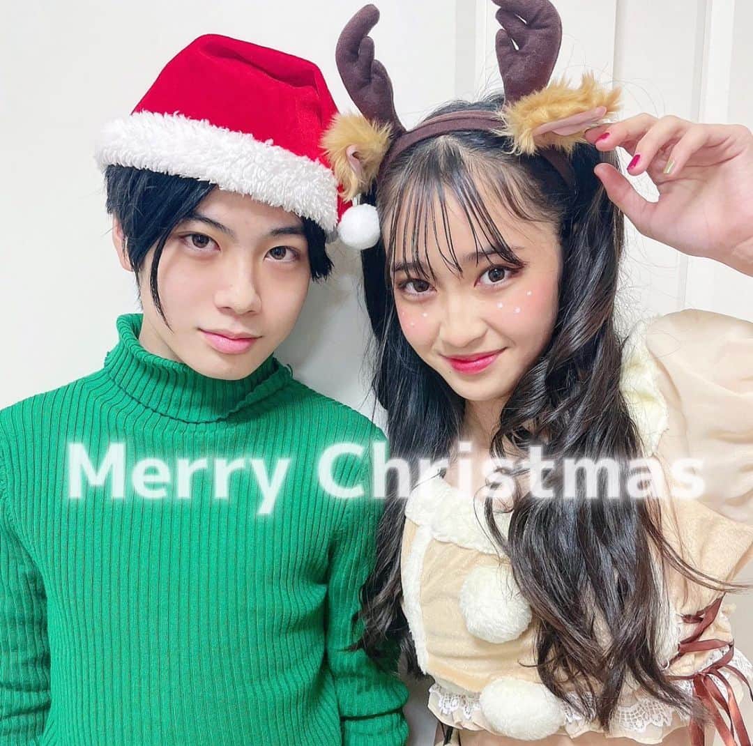 みゆはくのインスタグラム：「. . メリークリスマス🎄 #love #クリスマス #instagram #instagood #instalove #instalike #twins」