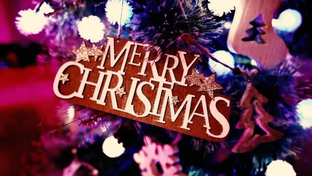 天使もえのインスタグラム：「メリークリスマス🎁🎄  天使サンタに会いたい方は こちらのURLをコピペ検索（注・18歳以上）⬇️ https://lp.hnext.jp/title/AID0208533?rid=FA00088  #天使もえ #天使萌 #クリスマス #サンタ #セクシー #sexy #綺麗  #美女 #hnext」