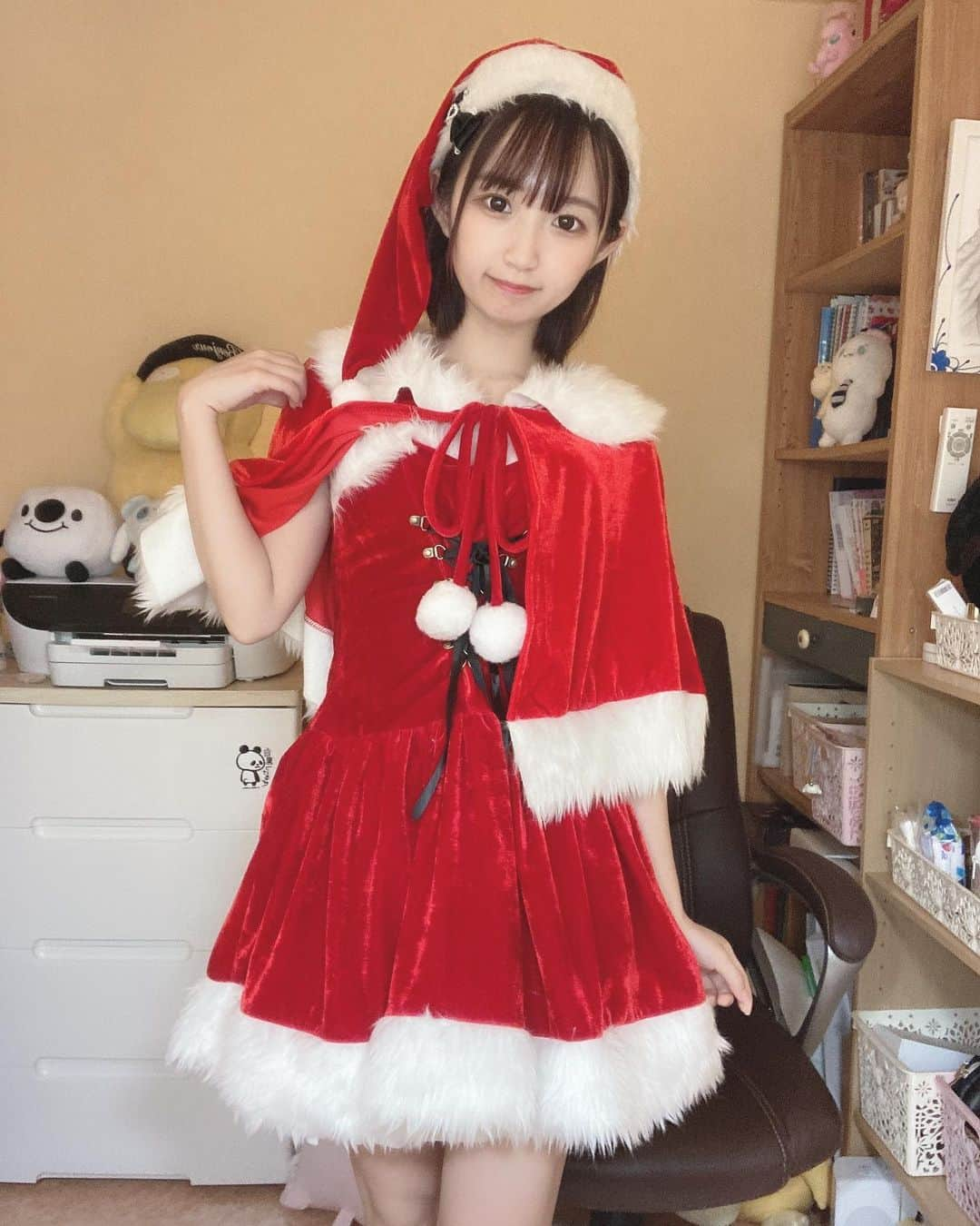 音井結衣さんのインスタグラム写真 - (音井結衣Instagram)「🎄Ho Ho Ho    Merry Christmas🎄  sorry for the re-post🙇‍♀️ ★∻∹⋰⋰ ☆∻∹⋰⋰ ★∻∹⋰⋰ ☆∻∹⋰⋰★∻∹⋰⋰ ☆∻∹⋰⋰  #サンタコス  #サンタ  #santaclaus  #cosplay  #cosplaygirl  #animegirl  #kawaiigirl  #uwu  #christmas  #merrychristmas  #tiktok  #tiktokers  #てぃっくとっく  #selfie  #instadaily  #instagood  #likeforlikes  #followｍe  #liketime  #viral  #happyholidays #japan  #japanesegirl  #repost  #comment」12月25日 14時42分 - otoi_yui_19