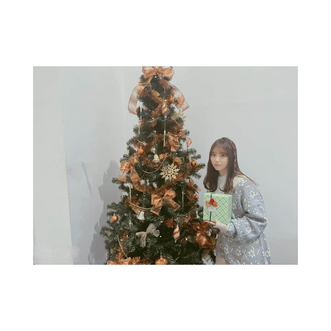 与田祐希さんのインスタグラム写真 - (与田祐希Instagram)「メリークリスマス🎄✨ 今夜23時からは それ！今年のうちにやっときませんか？　に出演します☺︎ もうやり残したことはありません🐻‍❄️  #それコト #素敵なクリスマスをお過ごしください」12月25日 21時37分 - yodayuuki_oimo