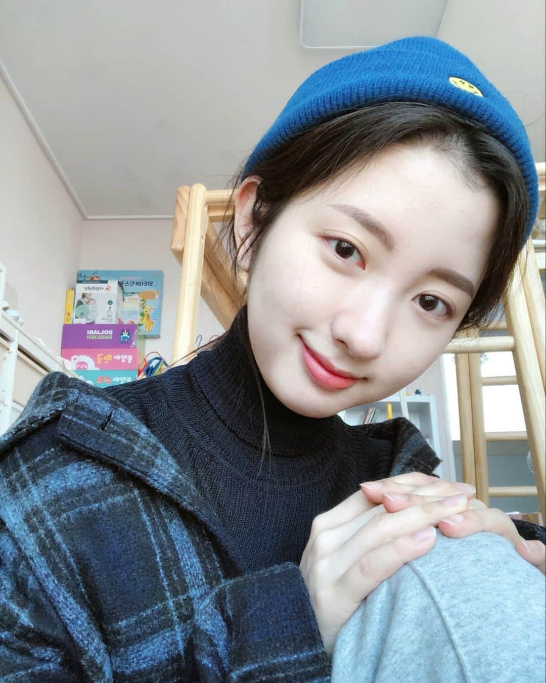 キム・ジミンのインスタグラム：「모두모두 메리 크리스마스❤💚 Merry Christmas 🎄 (예쁜 눈썹 정말 감사합니다!!☺ 주소는 사진에 태그했어요오!ㅎㅎ)」