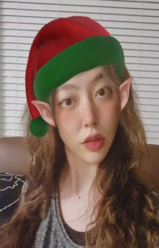 シム・ウンジンのインスタグラム：「사랑을 담아 #merrychristmas」