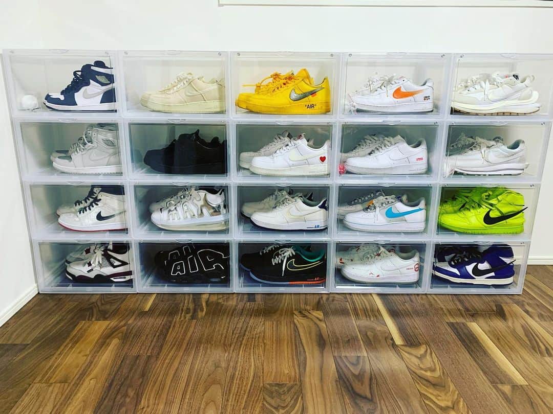 大瀧愛斗さんのインスタグラム写真 - (大瀧愛斗Instagram)「久しぶりの投稿〜 nikeにハマって一年経ってこんだけのスニーカーが集まりました😊 ちなみに服も全てnikeしか着ないです😂  #merrychristmas #nike #スニーカー」12月25日 18時02分 - aito53