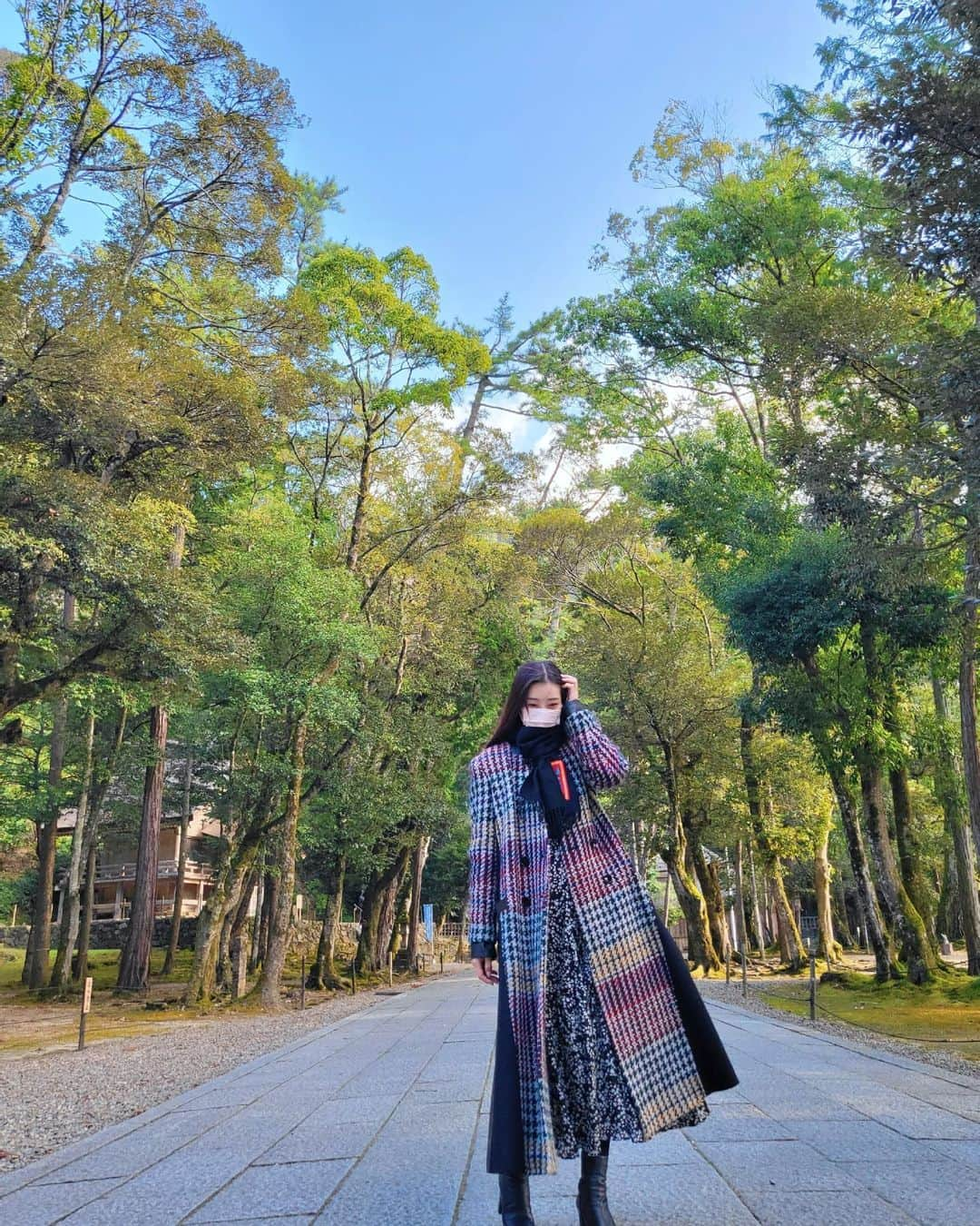 足立梨花さんのインスタグラム写真 - (足立梨花Instagram)「自然って落ち着くよね🌳 みなさまHappy Holiday～😍💛」12月25日 18時12分 - adacchee