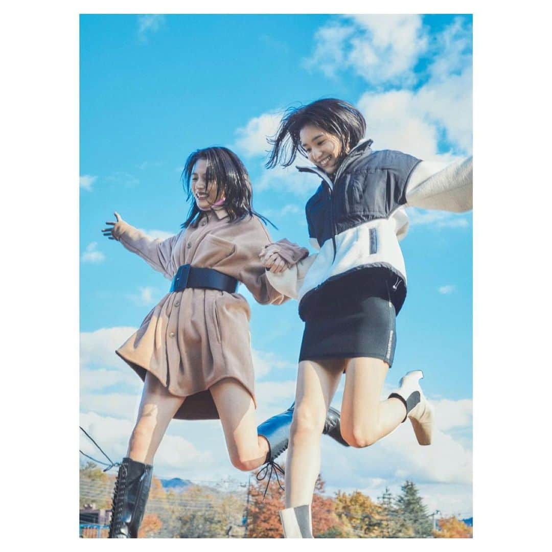 朱里さんのインスタグラム写真 - (朱里Instagram)「息が切れるくらい走り回って楽しかった撮影🏃‍♀️ @ovemagazine 📚 @misa_kusakabe  @enosogohs  @neo.9  @k_o_r02」12月25日 18時34分 - a_ka_ri_m