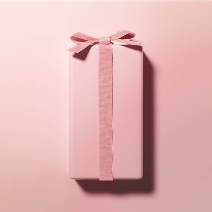 ナルシソロドリゲスのインスタグラム：「Narciso Rodriguez Parfums wishes you happy holidays, full of joy and light.  #holidaysinpink #forher #narcisorodriguezparfums #parfum #fragrance」