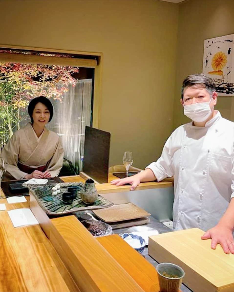 川原亜矢子さんのインスタグラム写真 - (川原亜矢子Instagram)「炭火の達人 #dinner #japanese #tokyo #charcoal #shirosaka #kimono #炭火 #和食 #着物」12月25日 19時33分 - ayakokawahara