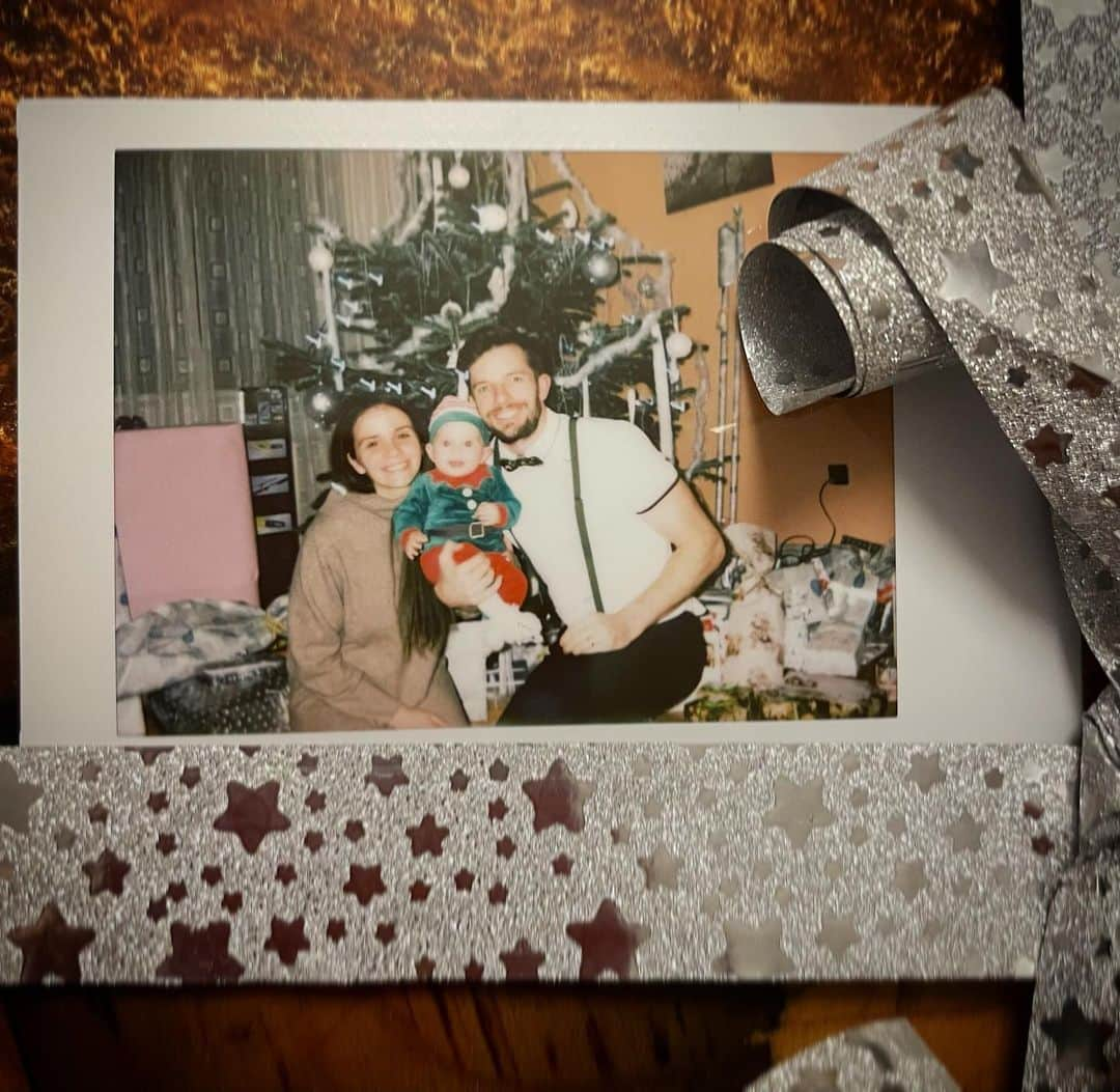 アンナ・カッペリーニのインスタグラム：「Natale ‘21🎄❤️👨‍👩‍👧」