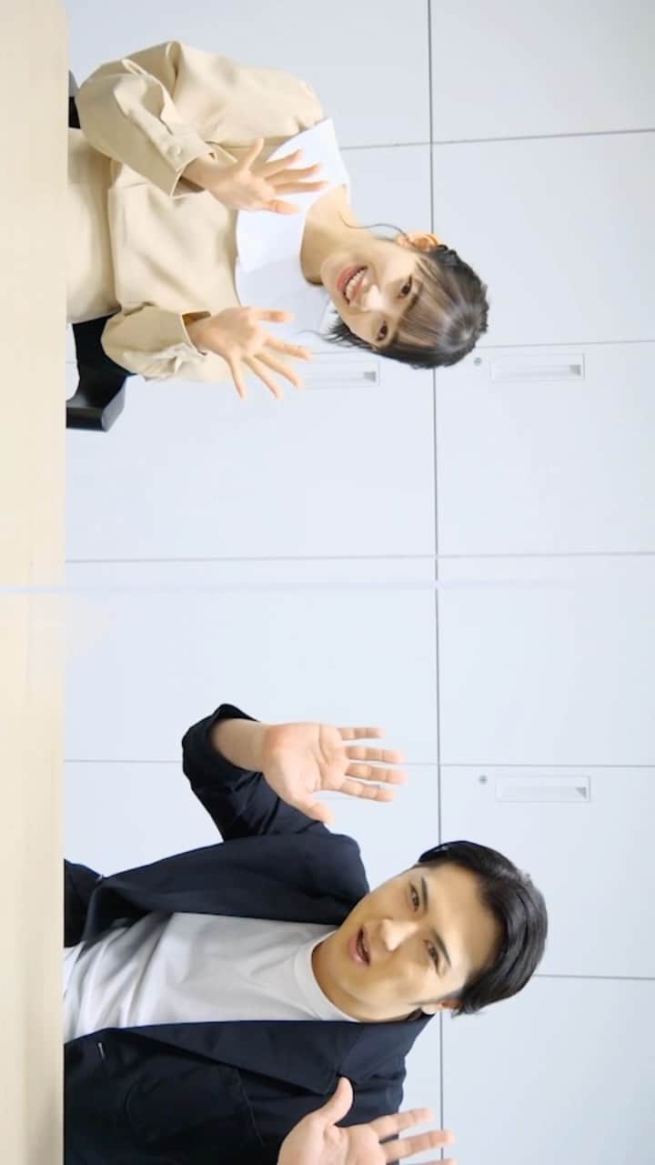 まったり！赤胴鈴之助のインスタグラム：「メリークリスマス🎄主演の赤胴鈴之助役・尾上松也さんとヒロインのヨシ子役・堀未央奈さんからメッセージを頂きました🙃是非ご覧ください！！  #まったり赤胴鈴之助 #赤胴鈴之助 #尾上松也 #今野浩喜 #稲葉友 #堀未央奈 #中村隼人 #坂東彦三郎 #近藤芳正 #歌舞伎 #コメディ #真夜中ドラマ #テレビ大阪 #BSテレ東 #ひかりTV #TVer」
