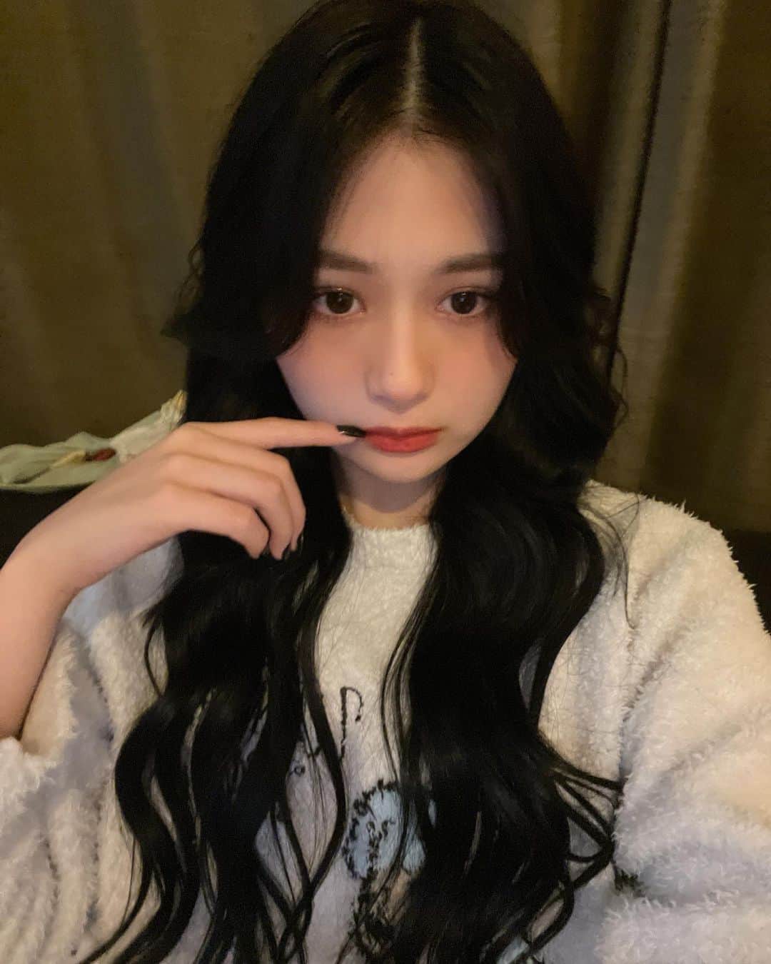 椎名亜美のインスタグラム：「みんな髪の毛ロングかボブどっち派〜？ 桃田さんのエクステ天才的すぎ(>_<)」