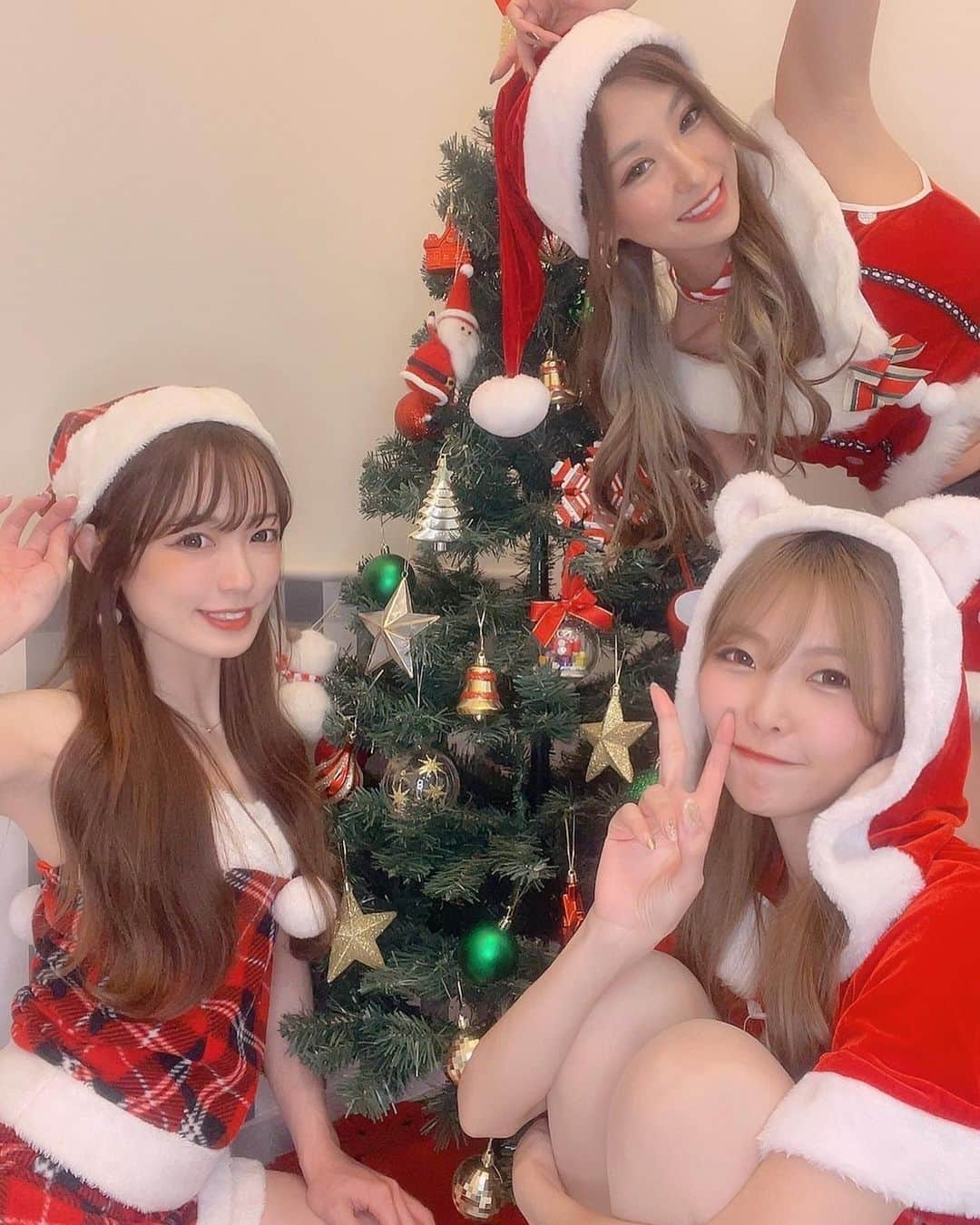 鳳ゆまさんのインスタグラム写真 - (鳳ゆまInstagram)「. . . ⸜ 🎄𝑀𝑒𝑟𝑟𝑦𝑋'𝑚𝑎𝑠🎅🏼⸝‍  #merrychristmas #christmas #cosplay  #クリスマス #サンタコス #コスプレ #サンタコスプレ」12月25日 22時34分 - yumangerion06